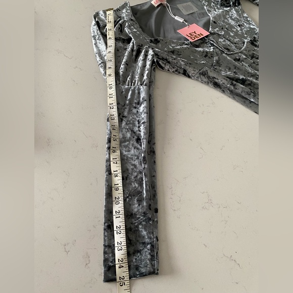 LEYDEN Crushed Velvet Mini Dress. Size Small - Picture 14 of 16